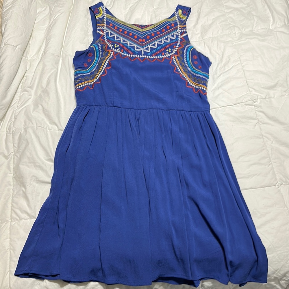 Size Large blue embroidered dress